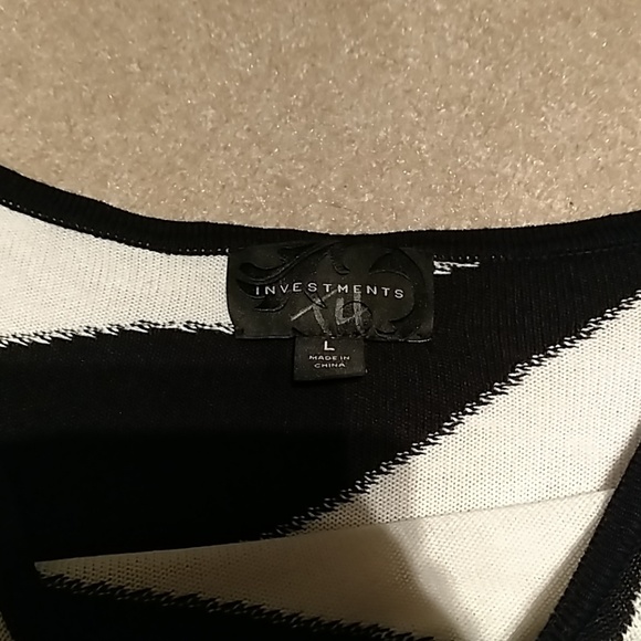 Black and white sweater - Picture 3 of 4